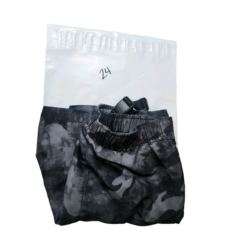 Old Navy gray/black camouflage shorts #camo #oldnavy